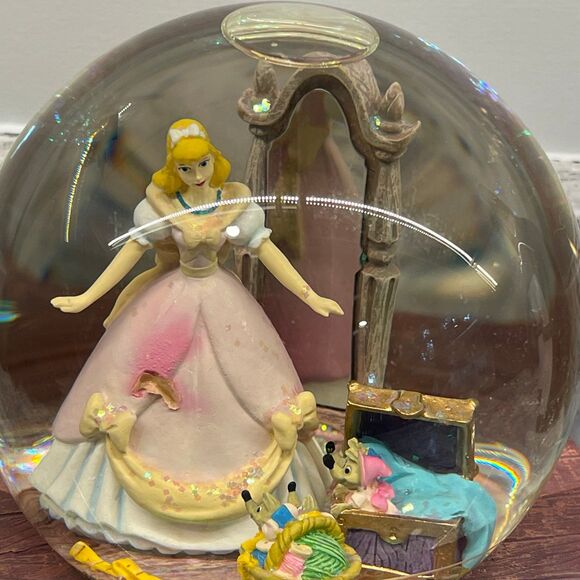 Disney Cinderella Musical Snow Globe A Dream is a Wish Your Heart Makes *as is* - Picture 3 of 11